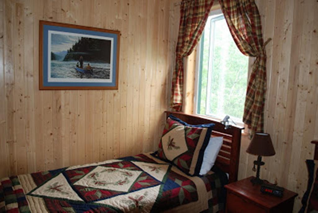 Auberge De La Riviere Matapedia - Matapedia River Lodge Routhierville Quarto foto